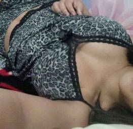 Isabela safadete peituda gostosa em nudes vazados no zap