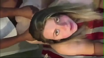 Corno filmando a esposa transar com outro