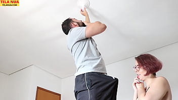 Todos tem seu dia de sorte mais quando ela bate na sua porta sÓ de lingerie  | X coroa |coroas