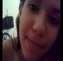 Carolzinha dando pela primeira vez para seu primo