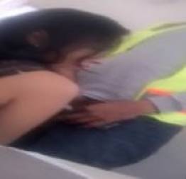Putinha fazendo uma gulosa no trabalho caiu na net