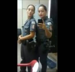 PM caiu na net gozando litros na siririca
