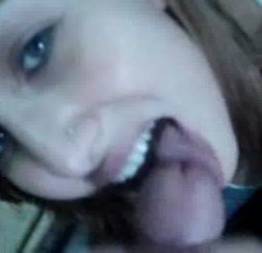 Novinha putinha mostrando como se faz um boquete