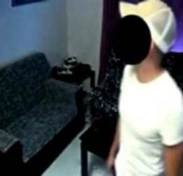 Casada fez o tecnico da tv a cabo chupar sua boceta