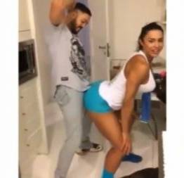 Gracyanne barbosa dançando funk com cantor belo