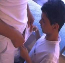 Homem pelado | sobrinho putinho chupando o pau do tio casado