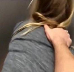Trepando no provador de roupas da loja do shopping com a novinha