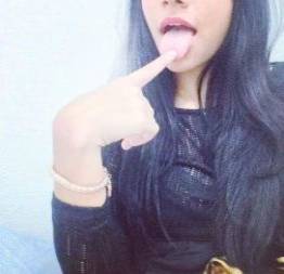 Ninfa dos olhos verdes peladinha