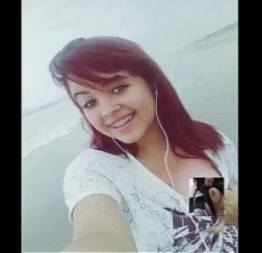 Novinha abriu a cam ao vivo no facebook e caiu na net pelada