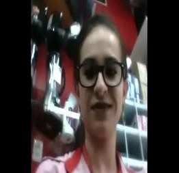 Carla funcionária de uma loja gravou um vídeo dando a buceta pro patrão