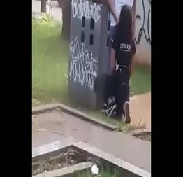Alunos Flagram Novinha pagando boquete pro namorado atras da escola