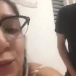 Comeu a prima em silêncio pra não acordar o pessoa em casa