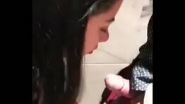 Pedi minha prima pra chupa meu pau ela aceitou..