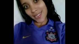 Qual o nome dela? Novinha caiu na net se masturbando...