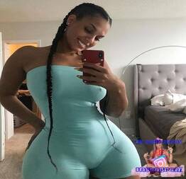 Toda beleza e sensualidade da mulher negra.