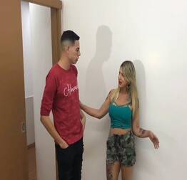 Fui visitar meu amigo e comi a mãe dele gostoso - Mulheres Fogosas e Gostosas
