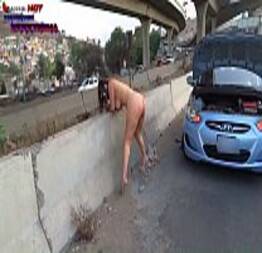 La descarada danna hot desnuda meando en lugares publicos | sexo em publico |sexo na rua