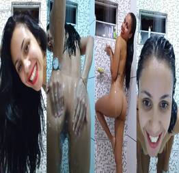 Carlinha Tomando o Banho Ensaboando Seu Cuzinho e Bucetinha Para Ficar Cheirosa | Palitinhas.site